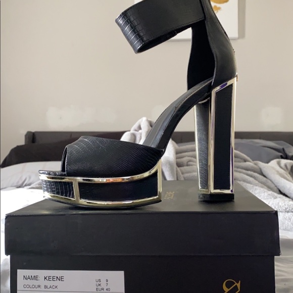 From shoeDazzle. Never worn - Picture 6 of 6